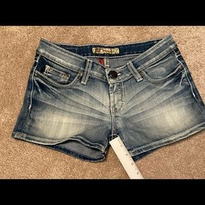 BKE Madison jean shorts size 26